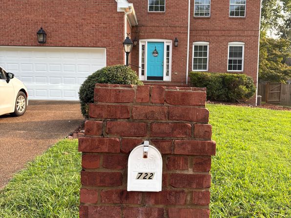 722 Creek Dr
