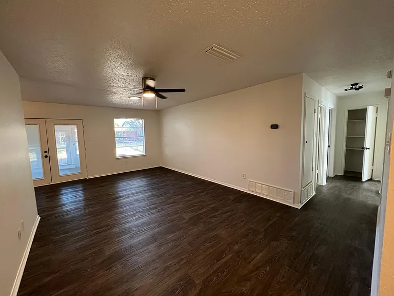 713 Rockledge Dr — Photo 4