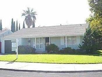 2nd image of 13500 Highwood Dr