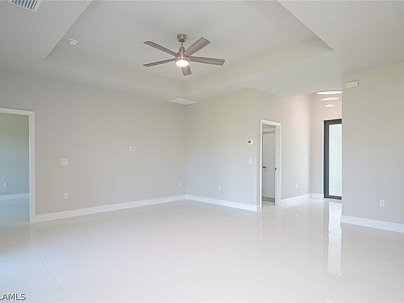 3rd image of 908 Champion Ave
