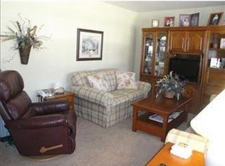 419 Locust Ave, Houston, PA 15342