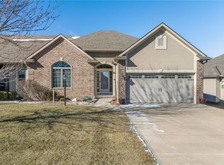 4410 Stonebridge Dr W, Saint Joseph, MO 64505
