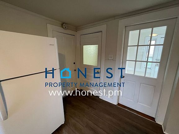 4th image of 74 Front St #3