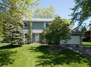 3209 Hamlet Dr, Woodbury, MN 55125