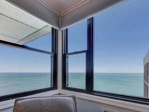 5th image of 6325 N Sheridan Rd APT 2101