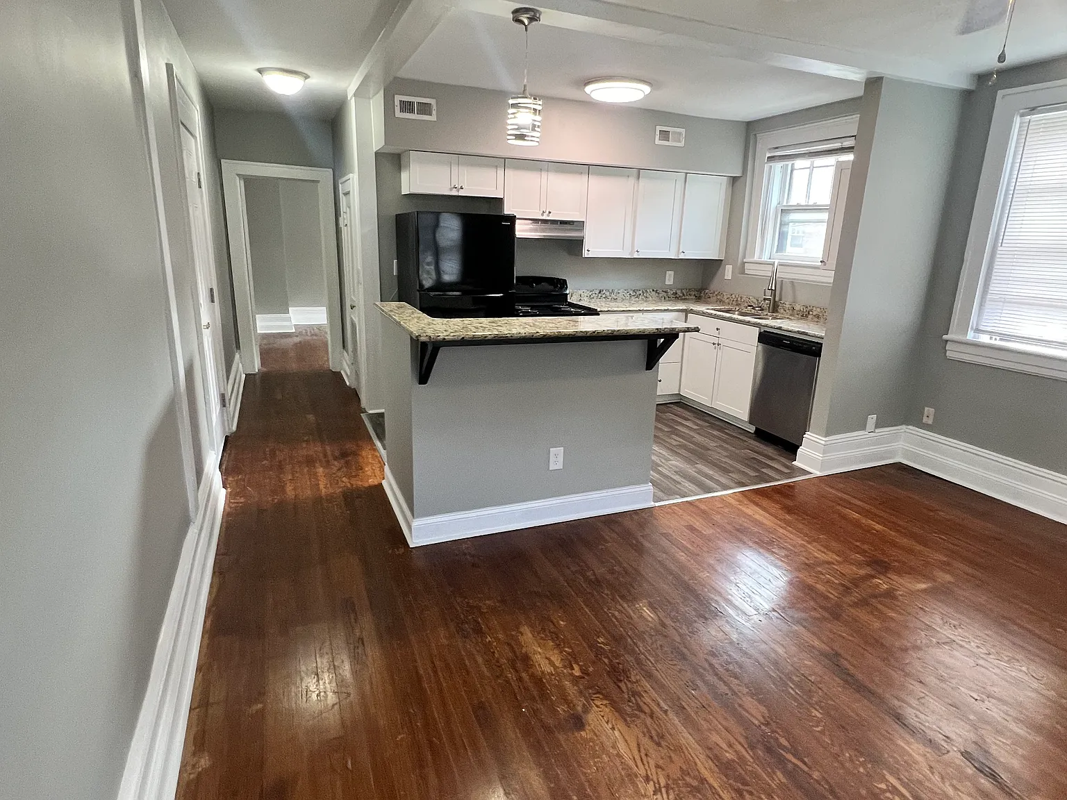 1 bed, 700 sqft, $1,050 — Photo 4