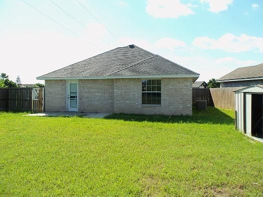 2nd image of 2561 El Portal St
