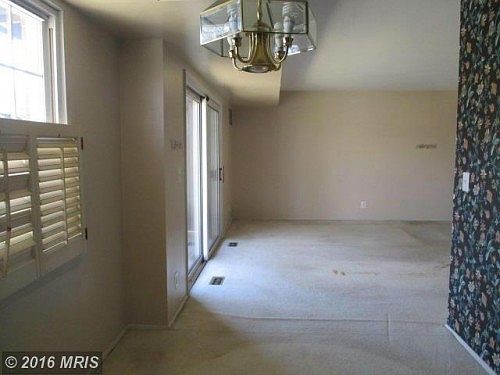 5th image of 217 E Crocker Dr