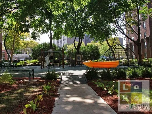 Sold by LoHo Realty | media 1