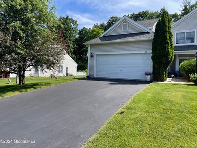 18 Rockrose Drive, East Greenbush, NY, 12061