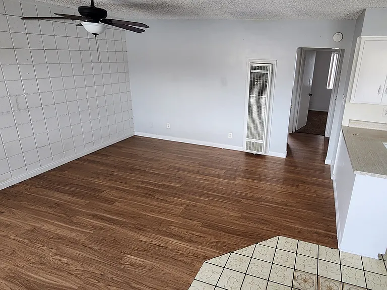 8867 Laurel Ave — Photo 6