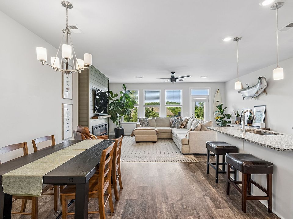 1st image of 406 Wooden Shoe Way
