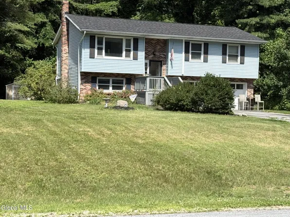 35 San Luis Road, Gansevoort, NY 12831