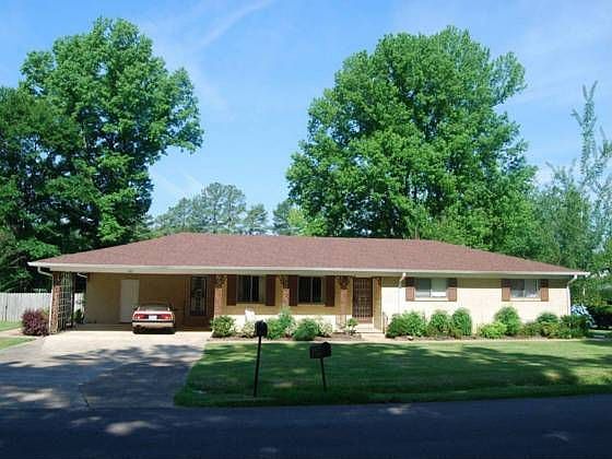 2nd image of 1311 W Clover Ln
