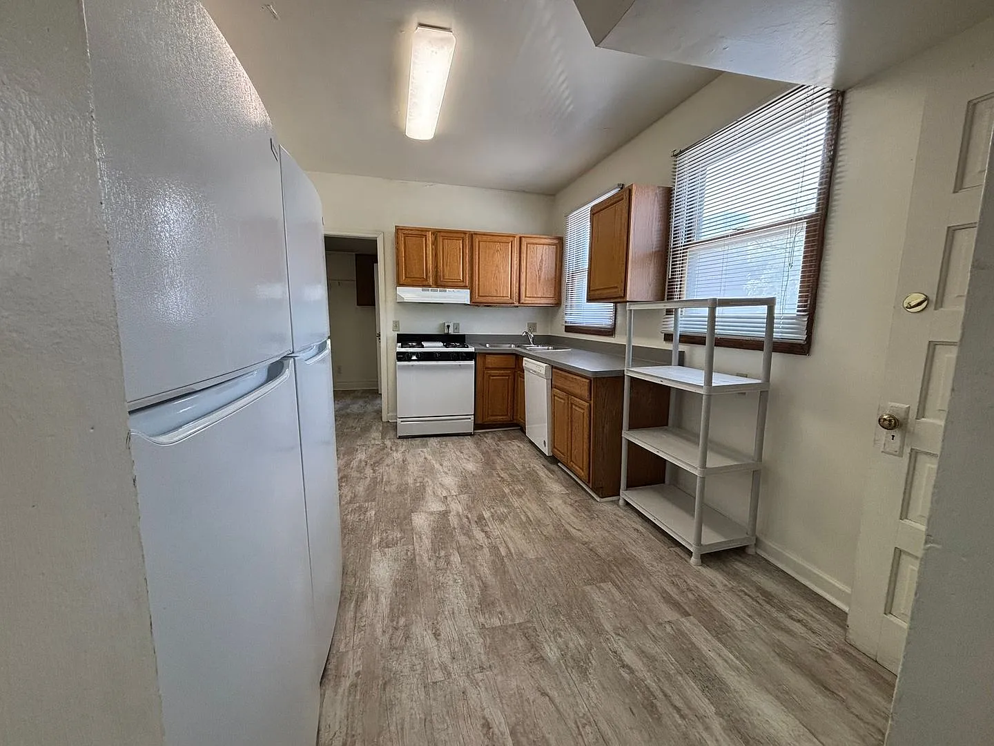 524 S. Forest Ave (001/003) — Photo 3