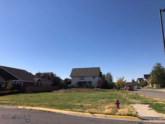 4th image of 451 Clifden Dr