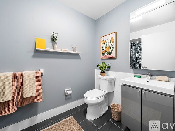 3rd image of 607 Pavonia Ave #2004