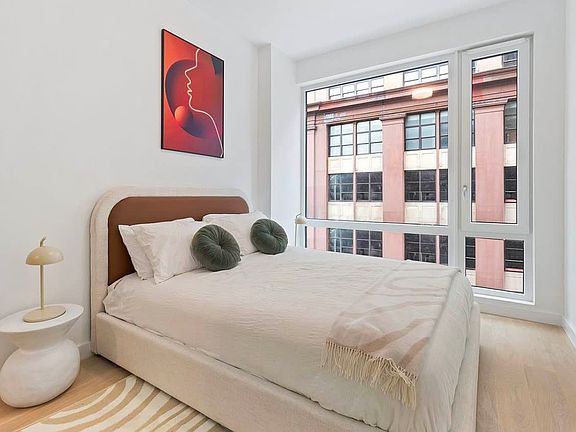 5th image of 127 Concord St #2A