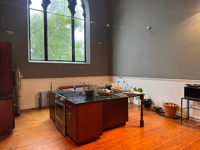 2 bed, 2175 sqft, $3,500 — Photo 4