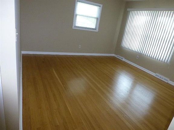5th image of 1925 Wickland Dr