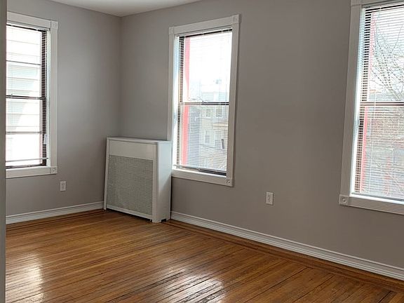 5th image of 267 Pacific Ave #2