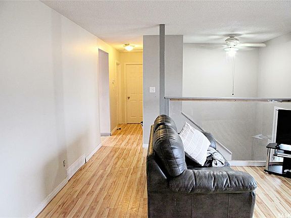 4th image of 85 Bowerman Cres