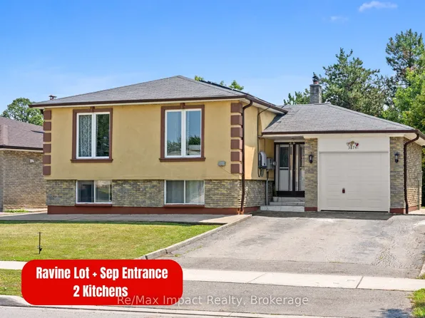 3874 Brandon Gate Dr, Mississauga, ON L4T 3N6