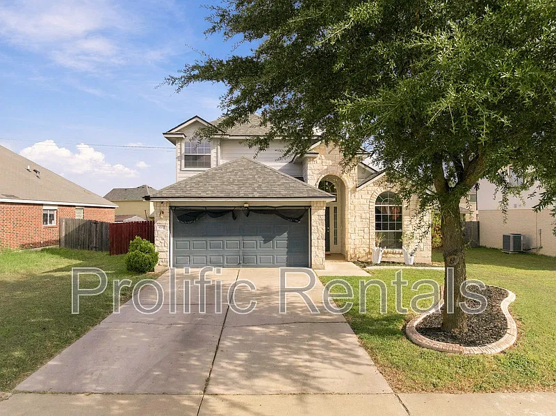 3 bed, 2.5 bath, 1986 sqft, $1,900 — Photo 2