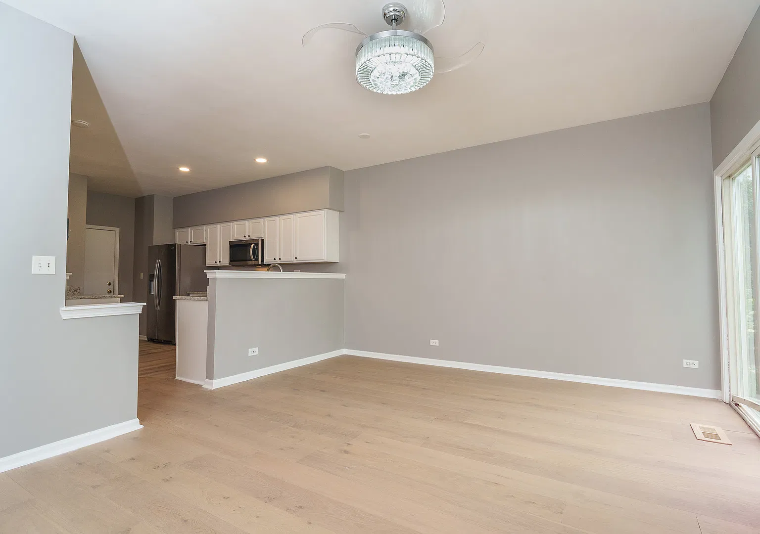 2 bed, 2.5 bath, 1250 sqft, $2,295 — Photo 3