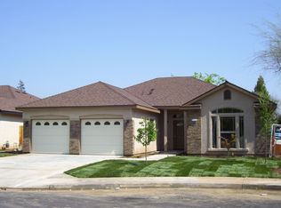 1118 N Steven Ave, Reedley, CA 93654