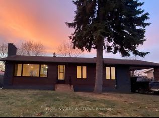 18 Majestic Dr #A, Ottawa, ON K2G 1C7