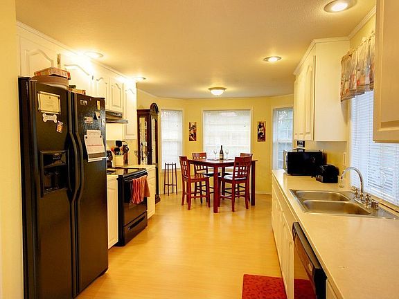 4th image of 26201 48th Avenue Ct E