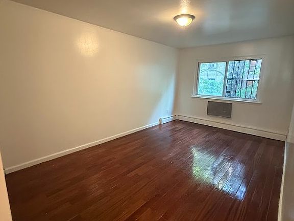 5th image of 1004 Elder Ave Floor 3