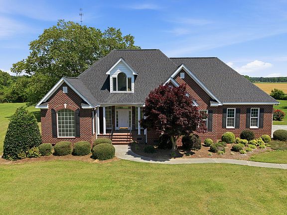 3rd image of 598 Hardy Road