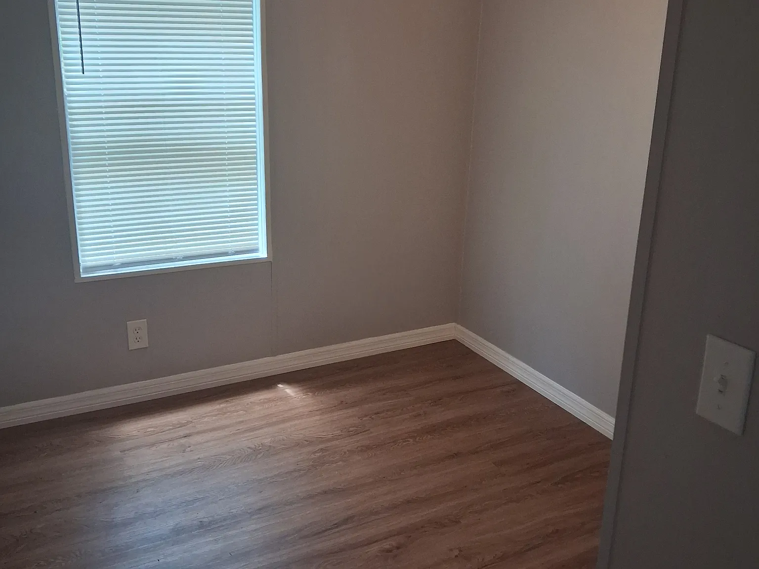 3 bed, 924 sqft, $1,300 — Photo 3