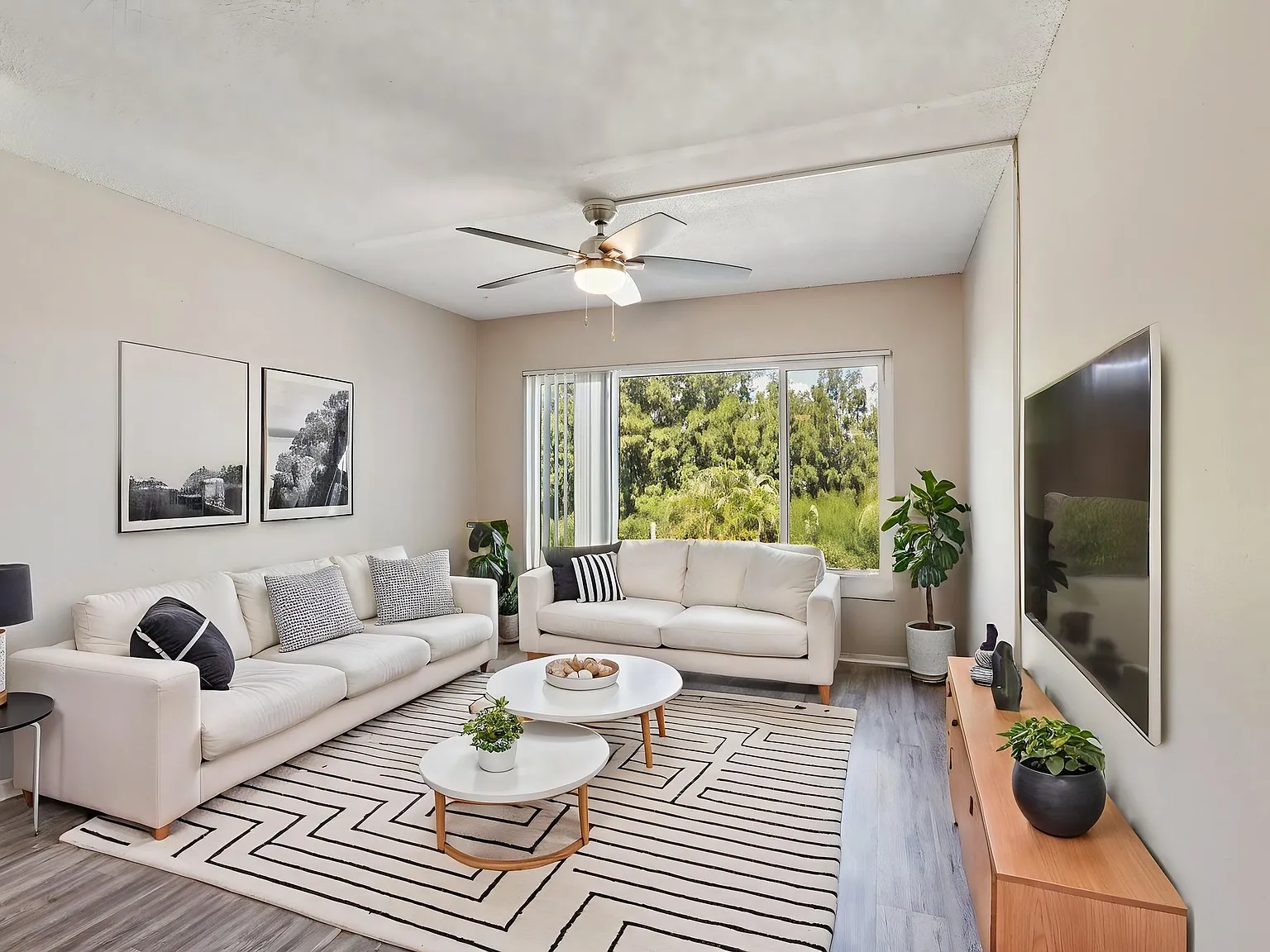 Sand Cove Apartments — Photo 2