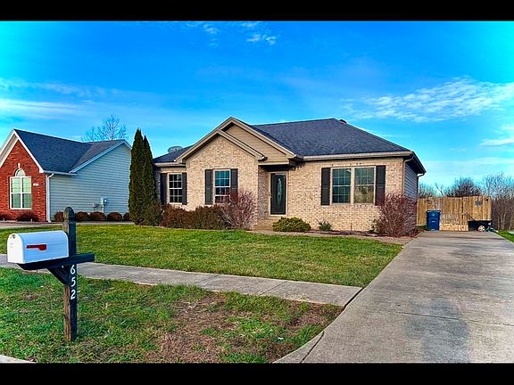 3rd image of 652 Tecumseh Dr