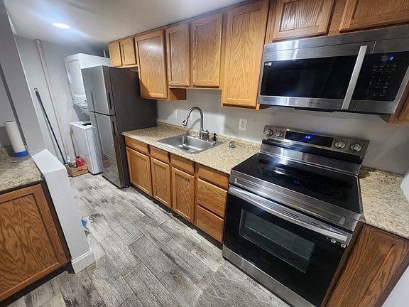 2nd image of 1622 10th St S #Basement