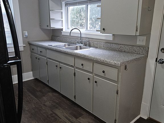 4th image of 1527 Niles Ave
