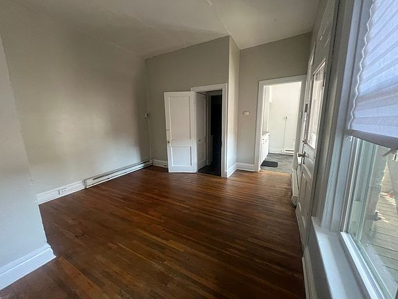 4th image of 24 N Hartley St Unit 2