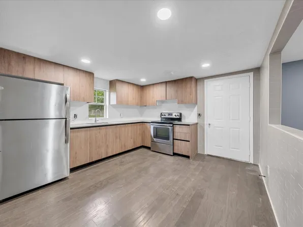 72 W 1st St, Hillsboro, TN 37342