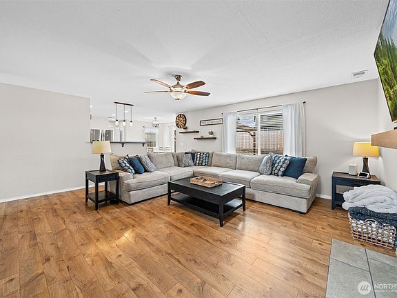 4th image of 13014 120th Avenue E