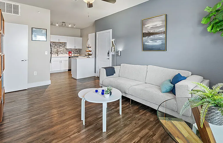 Parallax @ Georgetown Apartments — Photo 6