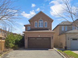 29 Woodhaven Cres, Richmond Hill, ON L4E 3T1