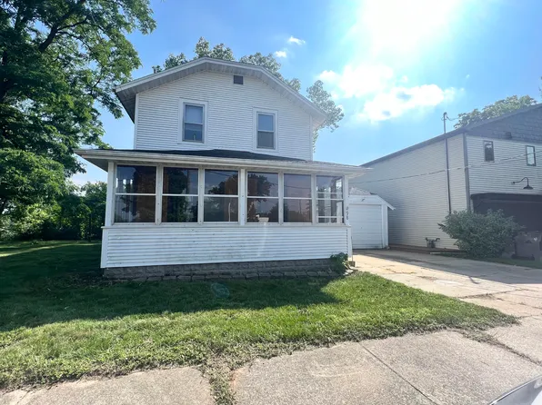 98 River St, Niles, MI 49120