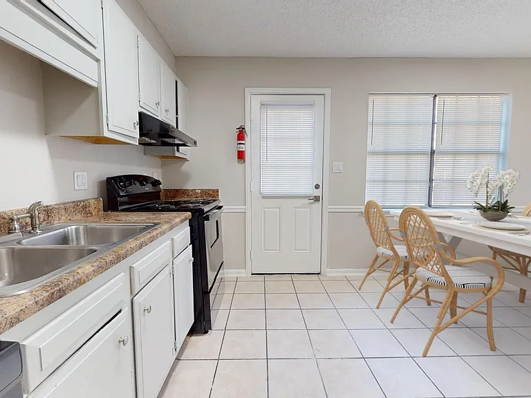 Ridge View Apartments — Photo 23