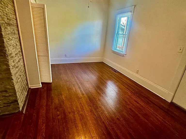 2920 Rhodes Cir — Photo 6