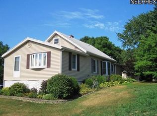 4021 Summit Rd, Barberton, OH 44203