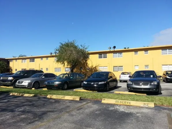 3901 SW 112th Ave APT 39, Miami, FL 33165