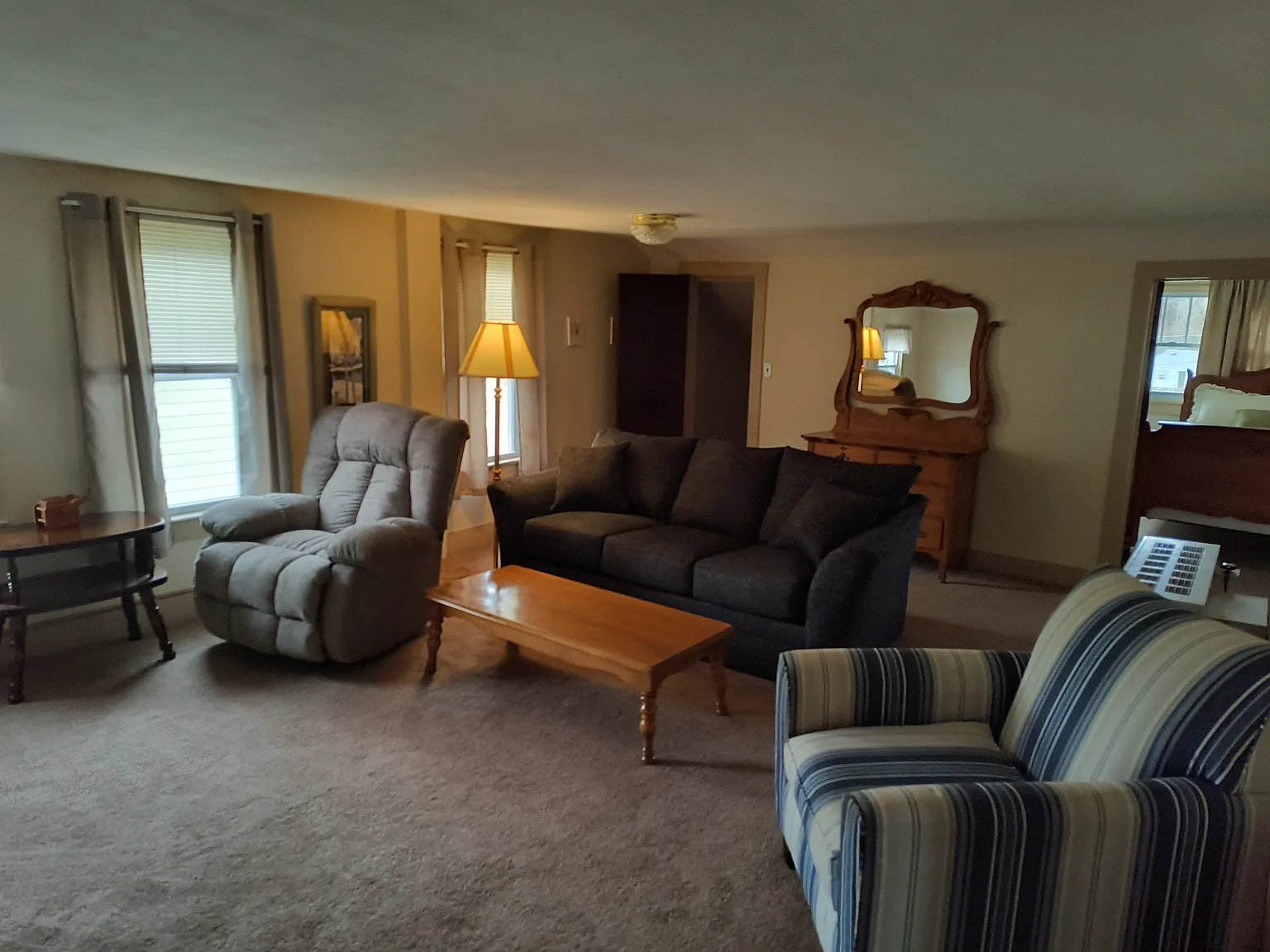 1 bed, 700 sqft, $1,200 — Photo 2